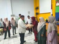 Program Sagusala Choirul Huda Kembali Bergulir, Ratusan Guru Terima Bantuan Laptop