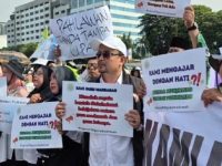Demo Guru Madrasah di Depan Gedung DPR Ricuh Tertib: Ribuan Personel TNI‑Polri Siaga | Mukomuko Mangimbau